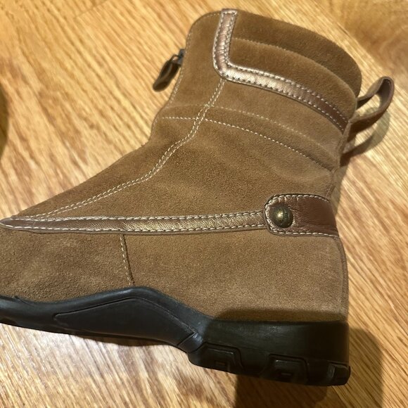 COLE HAAN Ankle Boots 8 B in Brown Suede Zip - Picture 1 of 5